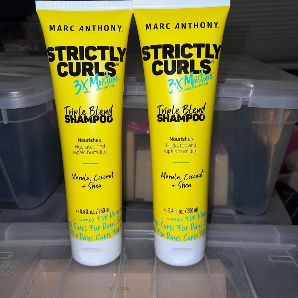 MARC ANTHONY Strictly Curls Triple Blend Shampoo, 8.45 fl oz (250 ml)